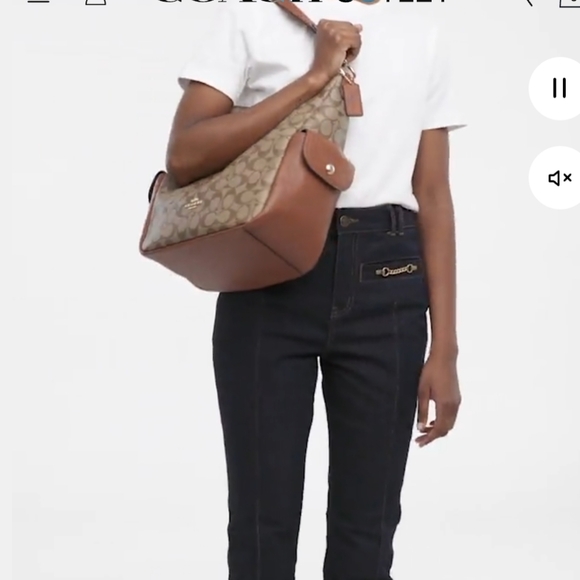 Pennie Shoulder Bag In Signature Canvas - Picture 2 of 5